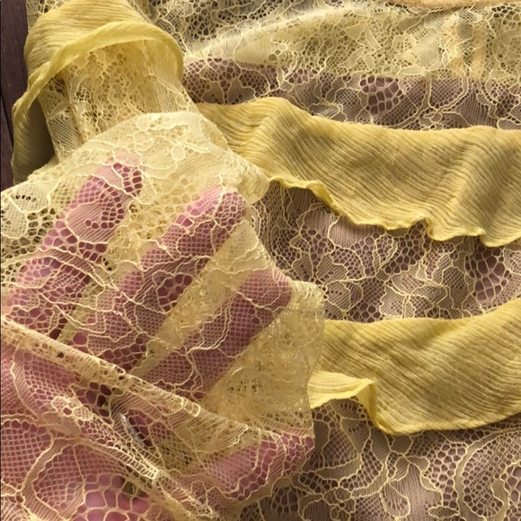 BCBG lace top - Picture 2 of 5